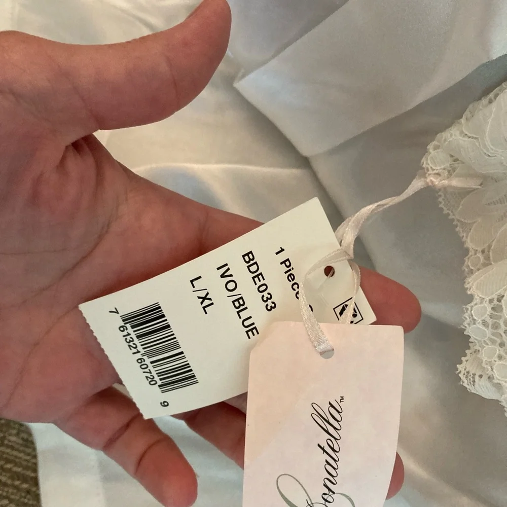 Bride Robe Bundle - One Size Fits Most - Picture 14 of 16